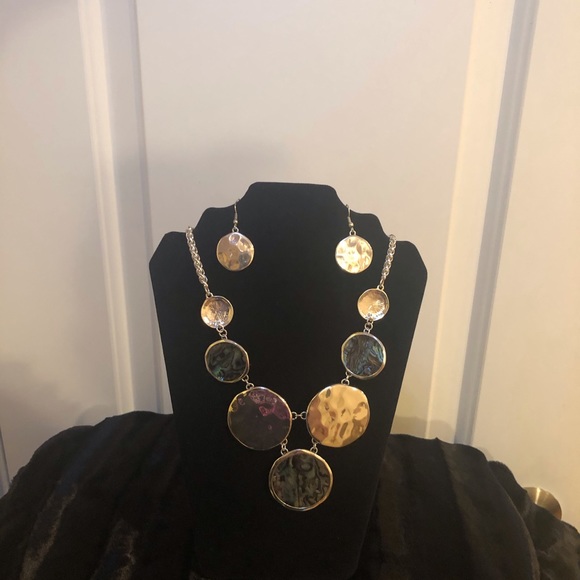 Silver Tone Textured Disc Necklace Set - Picture 1 of 6